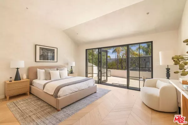 Los Angeles, CA 90069,8353 Sunset View Dr