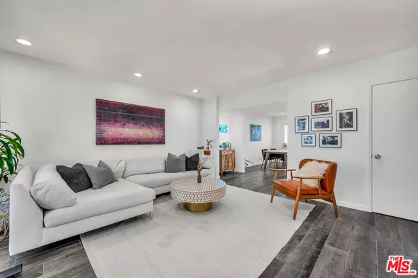 Sherman Oaks, CA 91423,14238 Dickens St #4