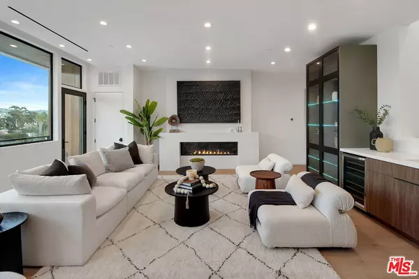 2354 Riverside Dr, Los Angeles, CA 90039