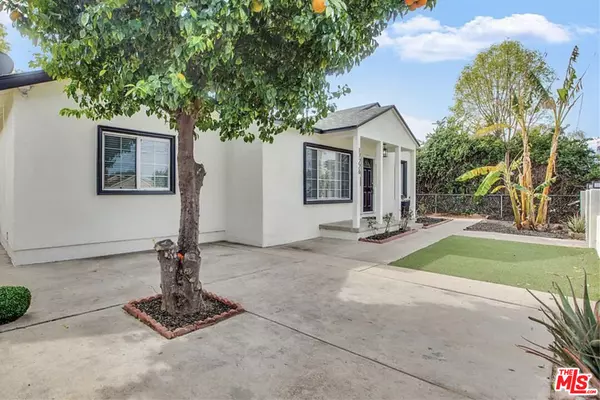 Los Angeles, CA 91406,17226 Vanowen St