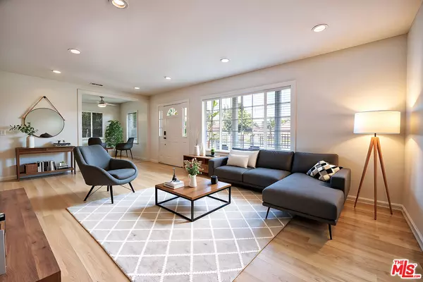 17226 Vanowen St, Los Angeles, CA 91406