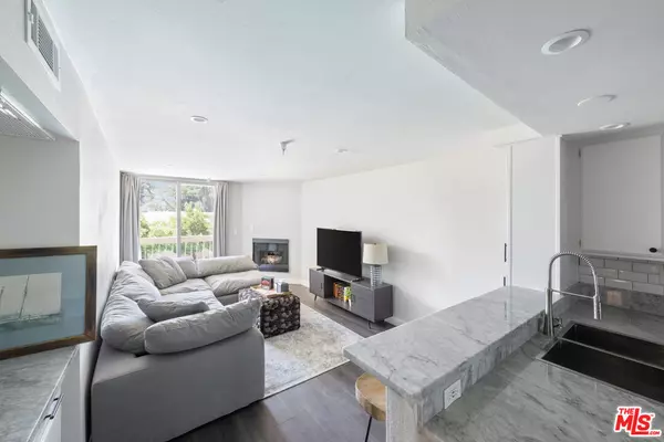 North Hollywood, CA 91601,5143 Bakman Ave #212