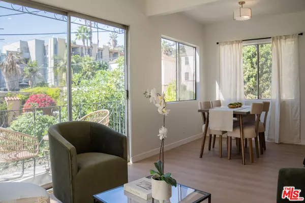 Los Angeles, CA 90027,4579 Ambrose Ave #8