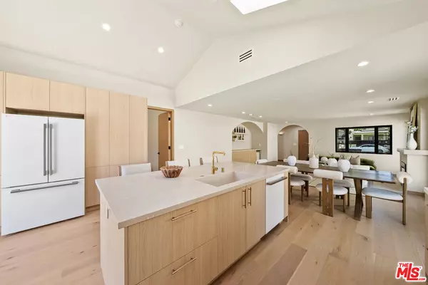 Sherman Oaks, CA 91411,14742 Weddington St