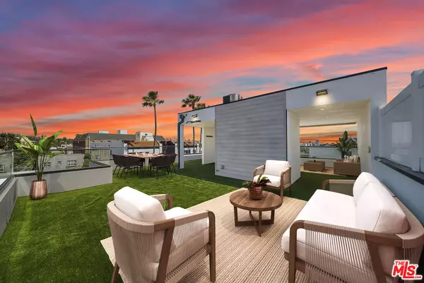 733 N Gramercy Pl, Los Angeles, CA 90038