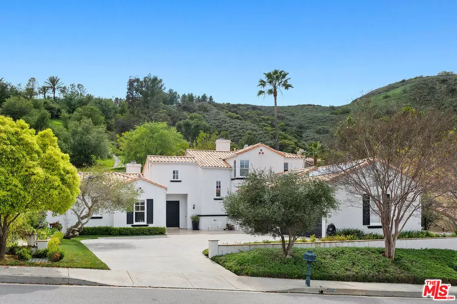 3467 Malaga Ct, Calabasas, CA 91302