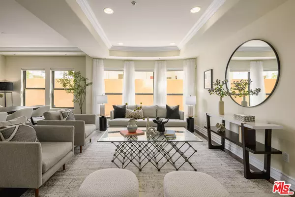 12045 Hoffman St #105, Studio City, CA 91604