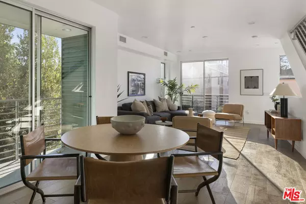 1767 N New Hampshire Ave, Los Angeles, CA 90027