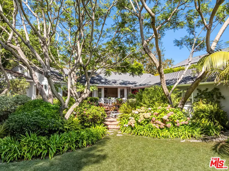 1146 Amalfi Dr, Pacific Palisades, CA 90272