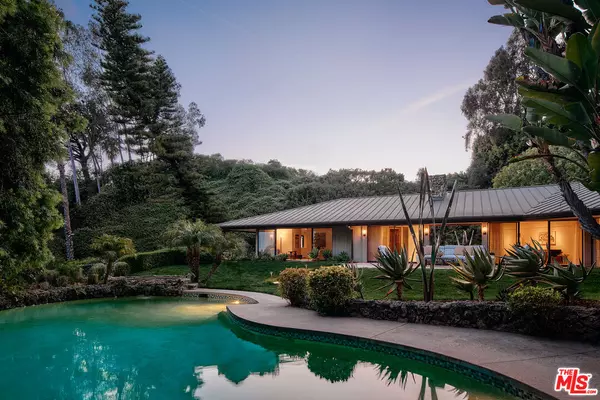 1117 N Beverly Dr, Beverly Hills, CA 90210