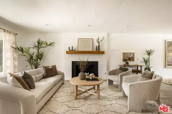 Sherman Oaks, CA 91423,13123 Magnolia Blvd