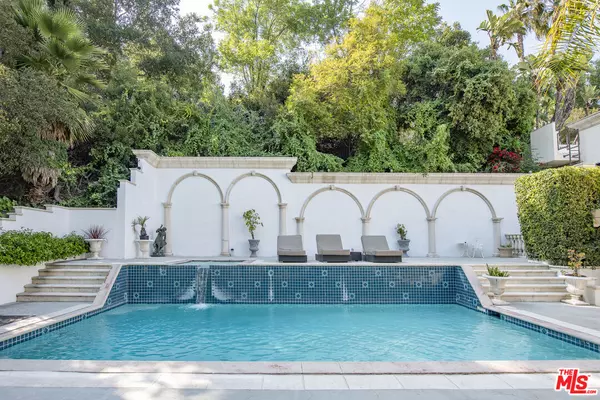 Los Angeles, CA 90068,3780 Multiview Dr