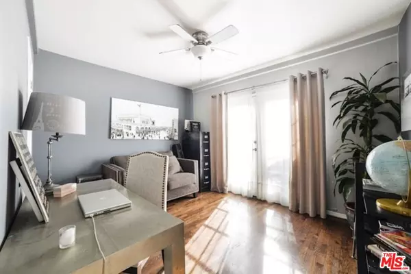 Venice, CA 90291,218 Venice Way