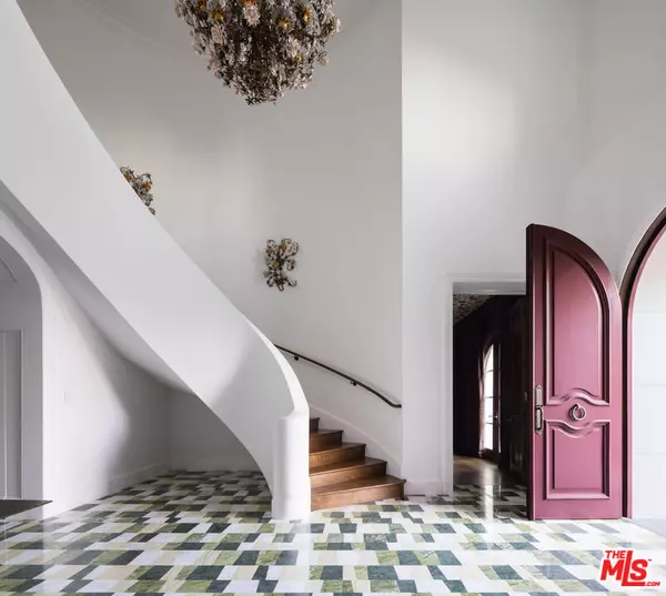 Los Angeles, CA 90049,12745 Hanover St