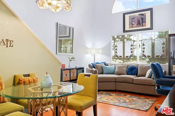 Pacoima, CA 91331,12601 Van Nuys Blvd #256