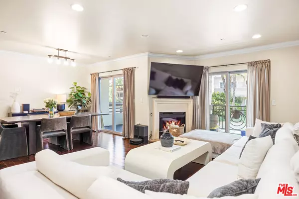 Los Angeles, CA 90049,951 Granville Ave #202