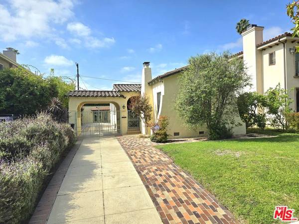 2327 Midvale Ave, Los Angeles, CA 90064