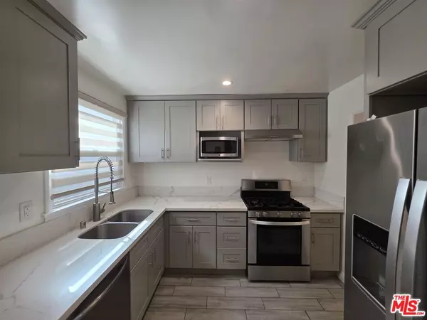 102 Gaviota Ave #104, Long Beach, CA 90802