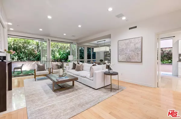 121 N Almont Dr #103, Beverly Hills, CA 90211