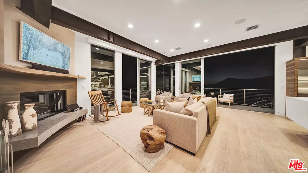 2915 Tuna Canyon Rd, Topanga, CA 90290