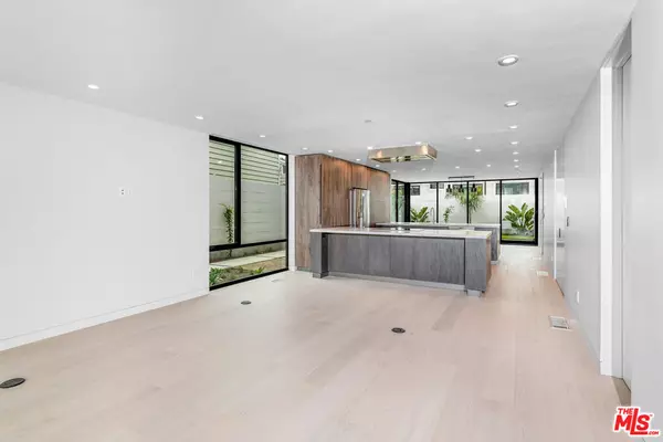 Santa Monica, CA 90405,2714 Highland Ave #B