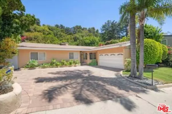 1220 N Norman Pl, Los Angeles, CA 90049