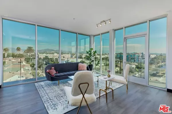 Los Angeles, CA 90004,525 N Wilton Pl #313