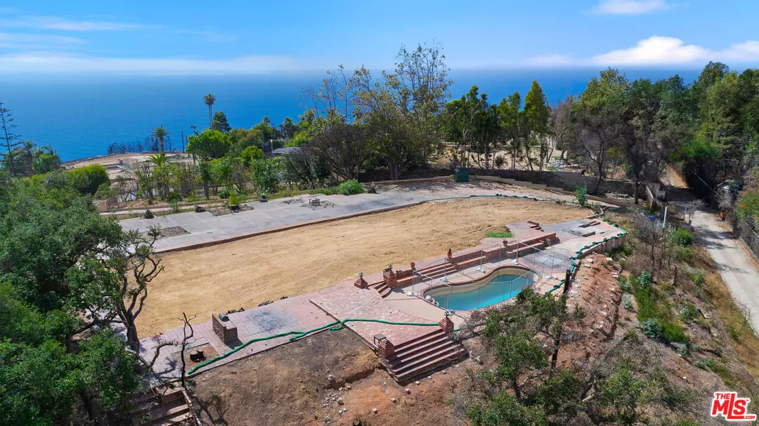 20729 Rockcroft Dr, Malibu, CA 90265
