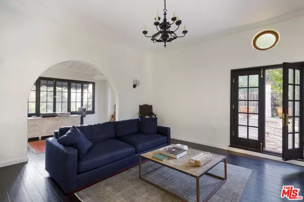 Los Angeles, CA 90068,3278 Primera Ave