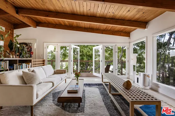 2422 Claremont Ave, Los Angeles, CA 90027