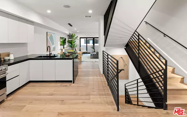 Los Angeles, CA 90016,5629 W Murray Ln