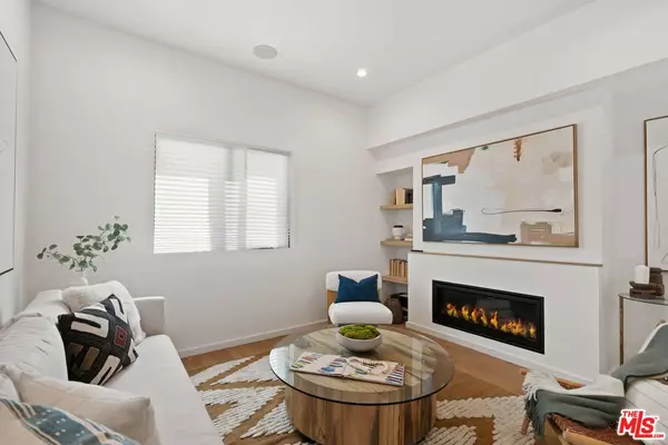 3811 S Verona Ct, Los Angeles, CA 90066