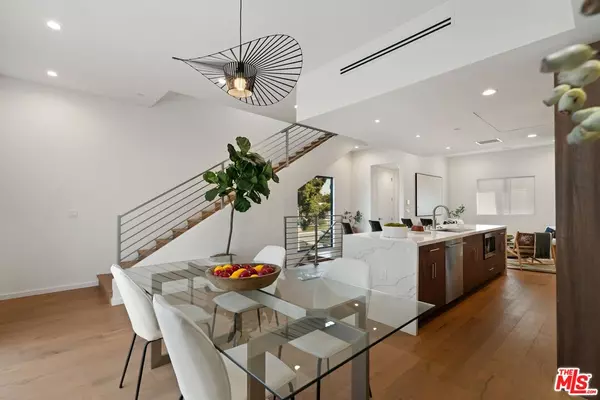 Los Angeles, CA 90066,3811 S Verona Ct