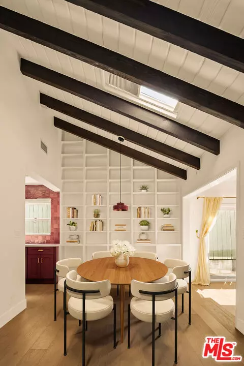 Woodland Hills, CA 91364,4841 Don Pio Dr