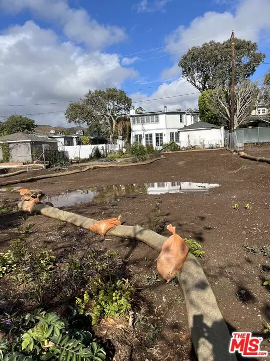 Pacific Palisades, CA 90272,16055 Temecula St