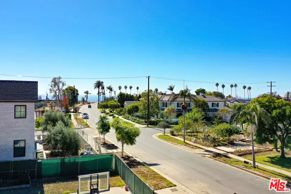 Pacific Palisades, CA 90272,516 El Medio Ave