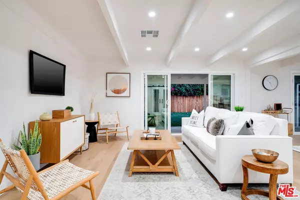 Van Nuys, CA 91401,6044 Atoll Ave