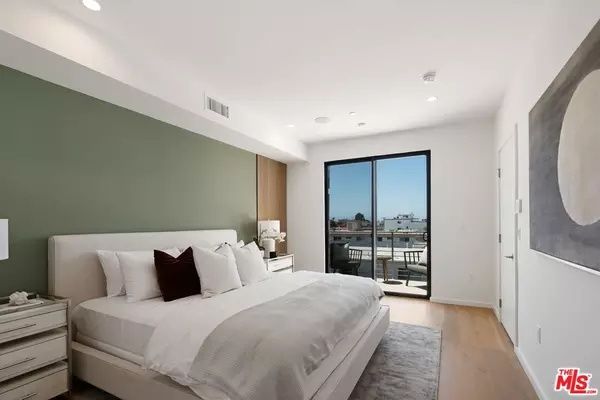 3805 S Verona Ct, Los Angeles, CA 90066