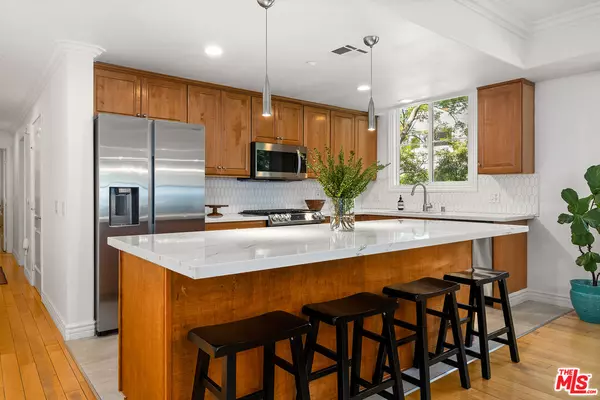 Los Angeles, CA 90025,1601 S Bentley Ave #201