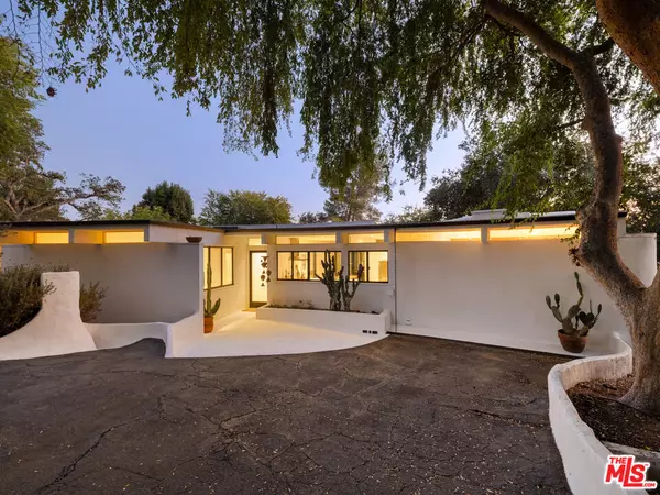 176 Jaxine Dr, Altadena, CA 91001