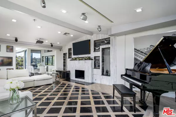 Los Angeles, CA 90068,3420 Blair Dr