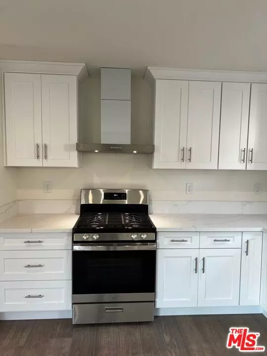 Los Angeles, CA 90002,636 E 87th St