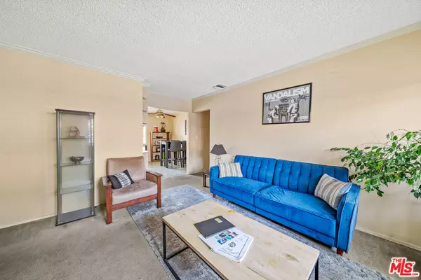 Los Angeles, CA 90016,5882 Bowcroft St #3