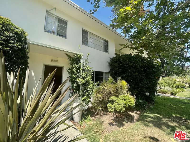 5205 Village Grn, Los Angeles, CA 90016