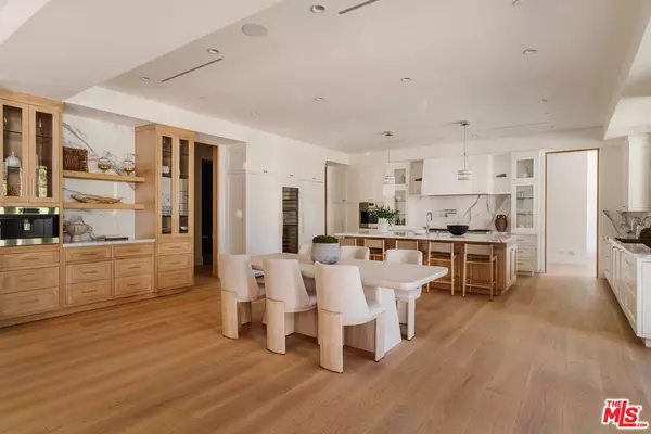 Los Angeles, CA 90049,13164 Boca De Canon Ln