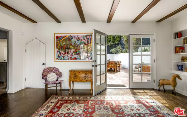 Los Angeles, CA 90068,6749 Whitley Ter