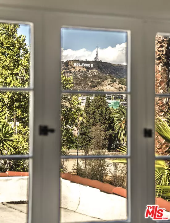 Los Angeles, CA 90068,6749 Whitley Ter