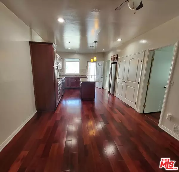 Los Angeles, CA 90019,1030 S St Andrews Pl