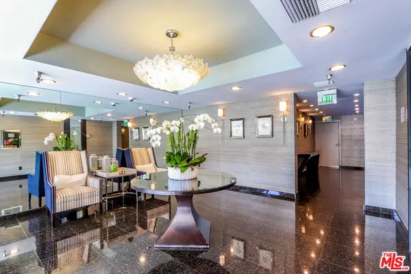 Beverly Hills, CA 90212,121 S Palm Dr #404