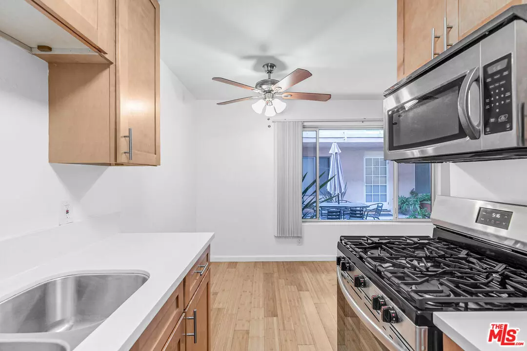 Santa Monica, CA 90405,2627 5th St #3